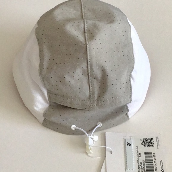 Lululemon Run/Train Hat - Picture 5 of 8